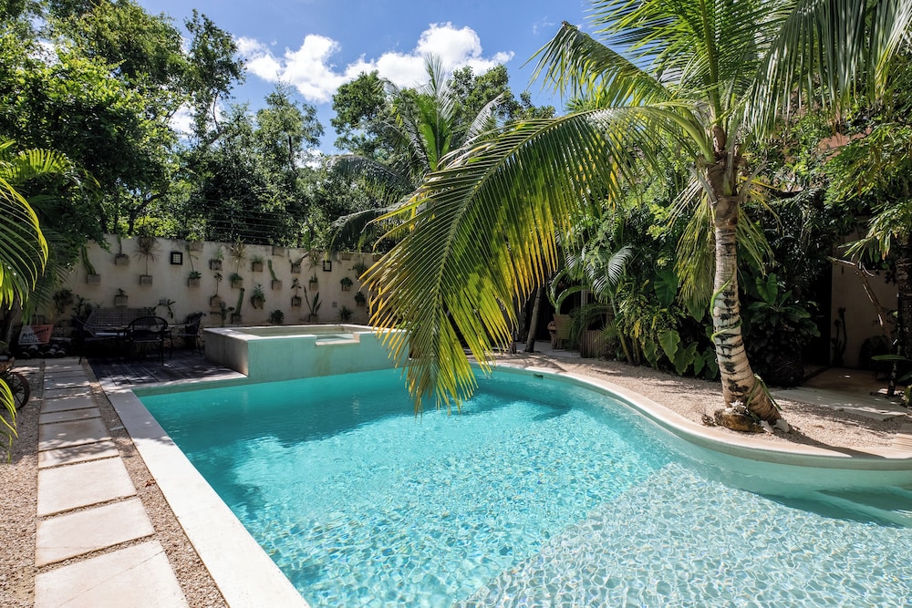 TRECE LUNAS TULUM