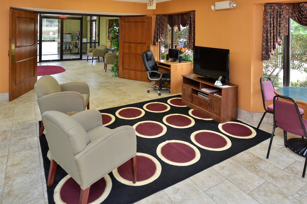 Americas Best Value Inn  Suites Sheridan - Property Image 4