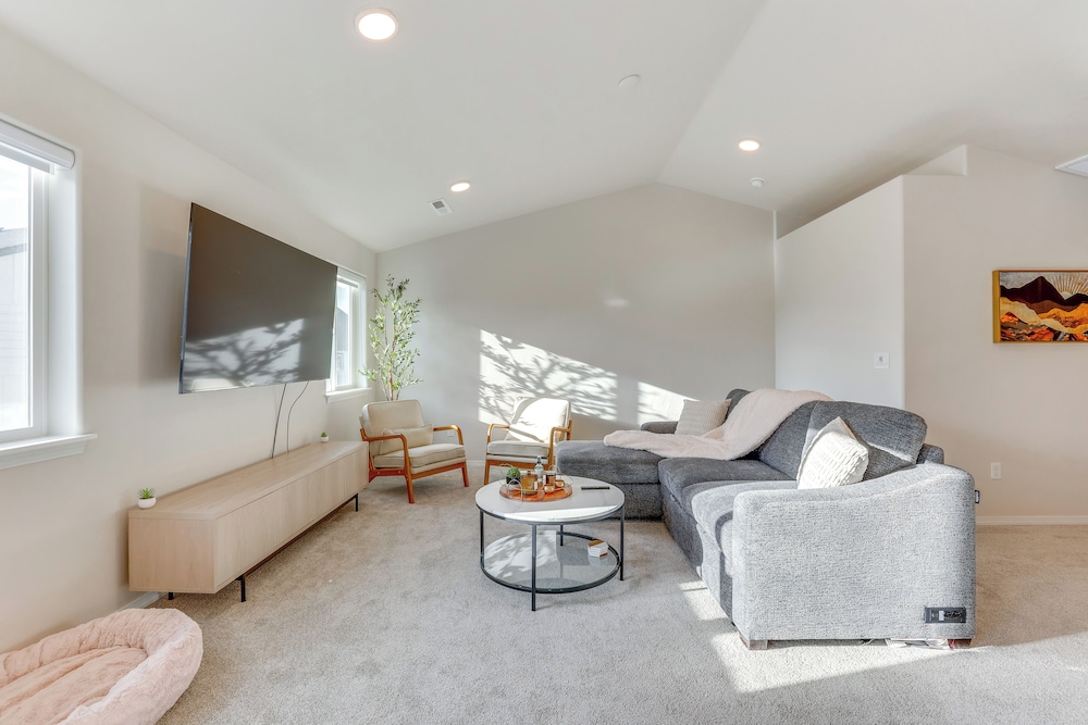 7 Mi to Lake Lowell Park: Nampa Home w/ Backyard