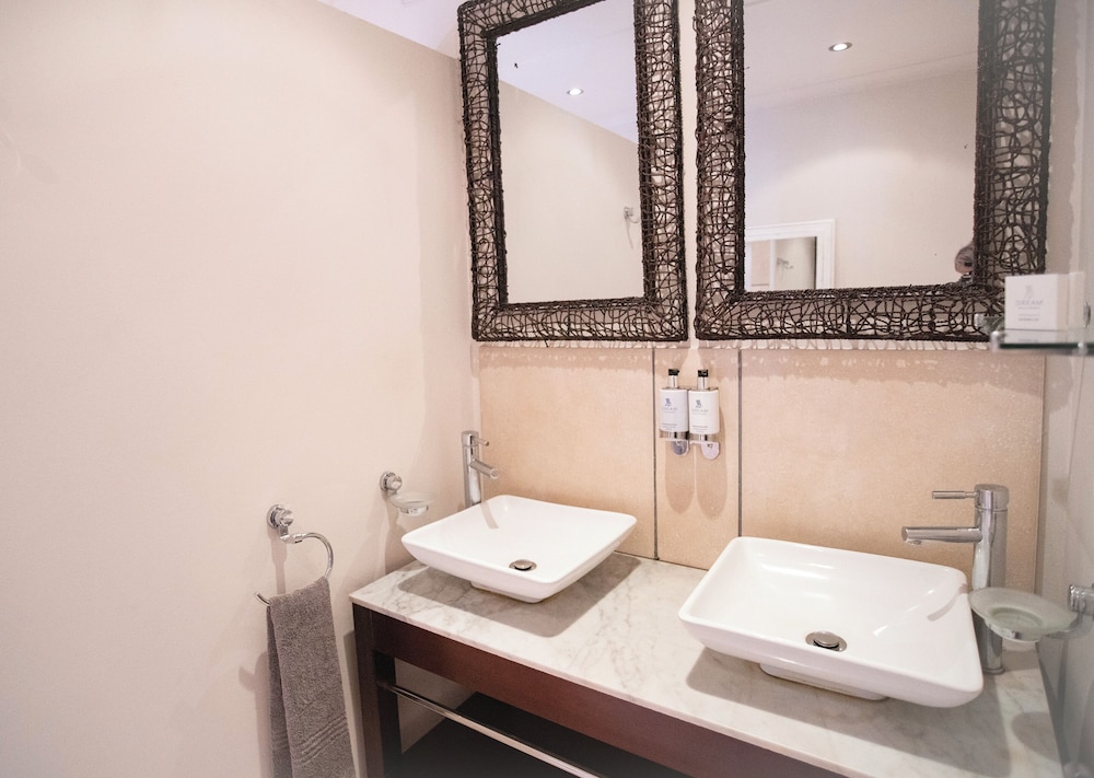Sobhengu Lodge by Dream Resorts