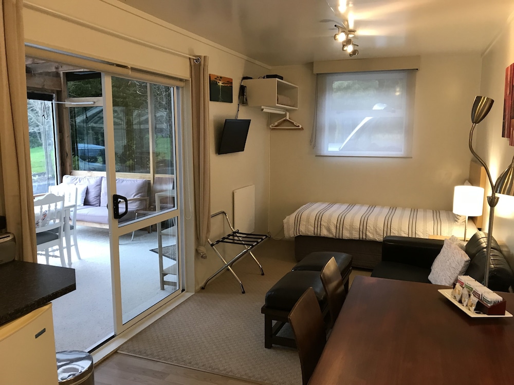 Angie's Rural Retreat view 3