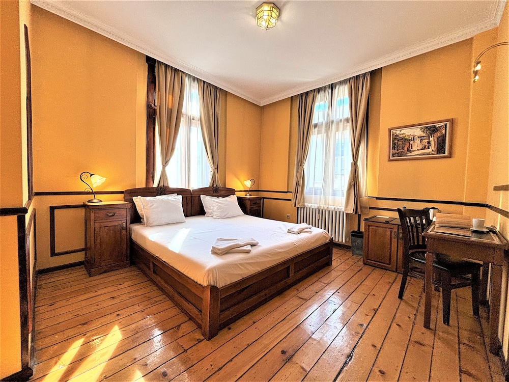 Lopera Guest House