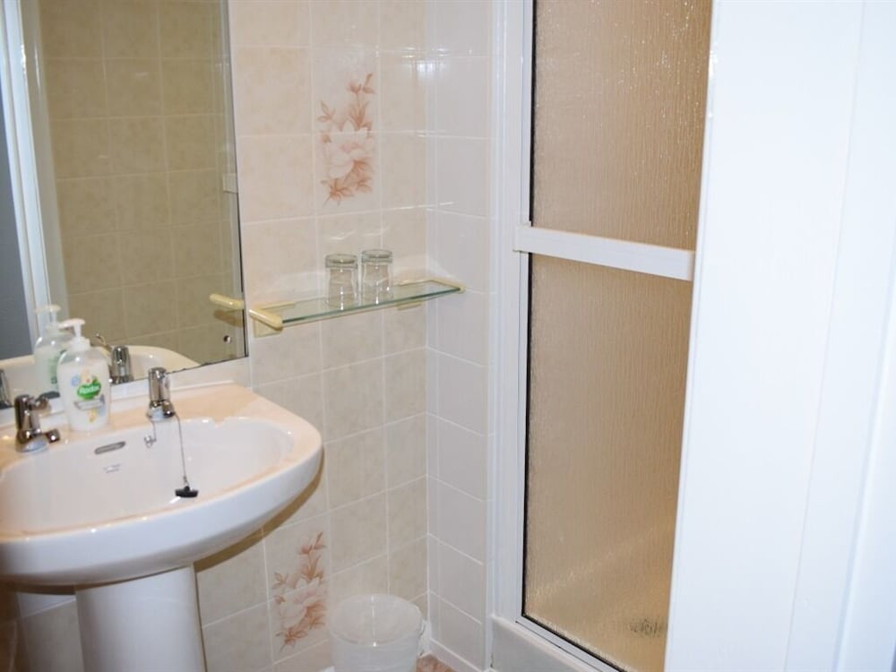 Lynton Vacations - The Sandrock - Property Image 18