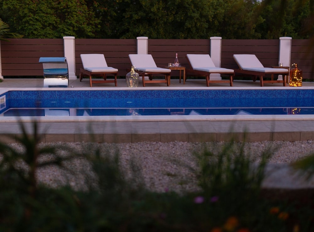 Tranquil Getaway Polje Villa With Pool
