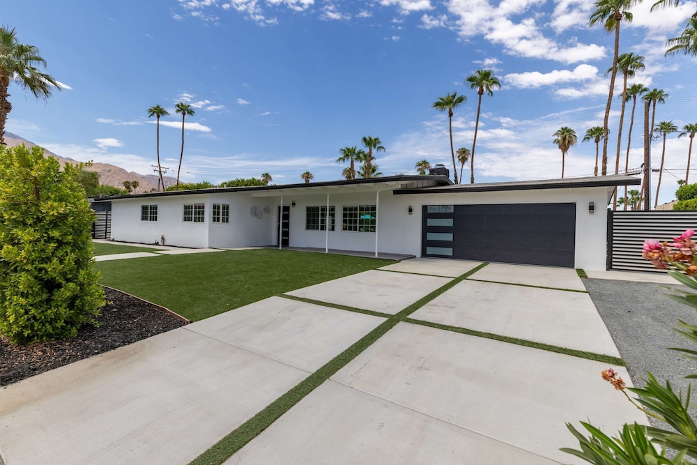 Starlite Safari Where Desert Luxury Meets Mid-century Charm