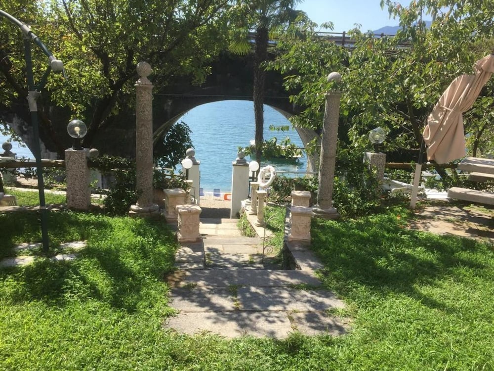 Gelsomino 3 Apartment Located in Front of the Lake view 3