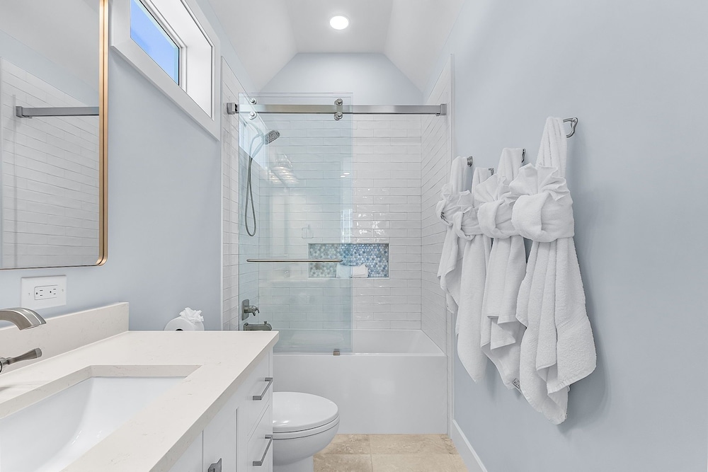 319 Bay & Beach Blessings: Pool Home W/ Water Views! 4 Bedroom Home