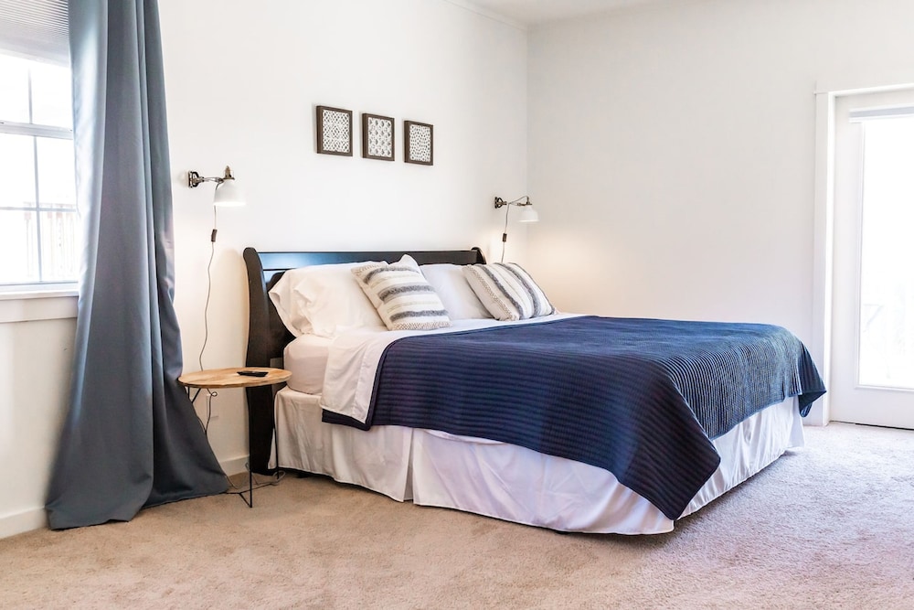 Days Like This -spacious Home Steps From the Beach