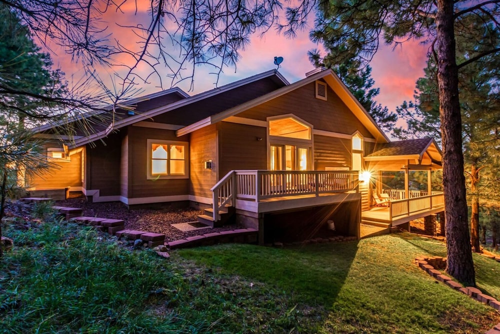 Amberwood Estate w 5 Showers Spa Mtn Views