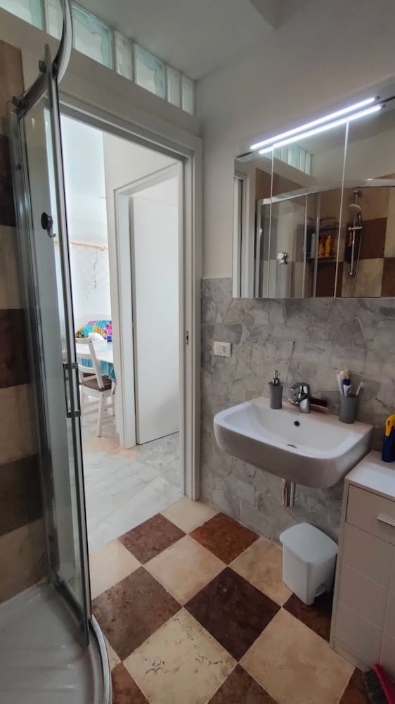 Completely Refurbished Flat Near the Beach
