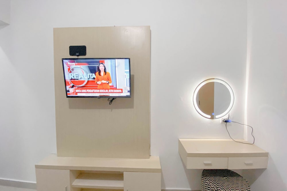 Simple White Studio Apartment At The Alton Semarang
