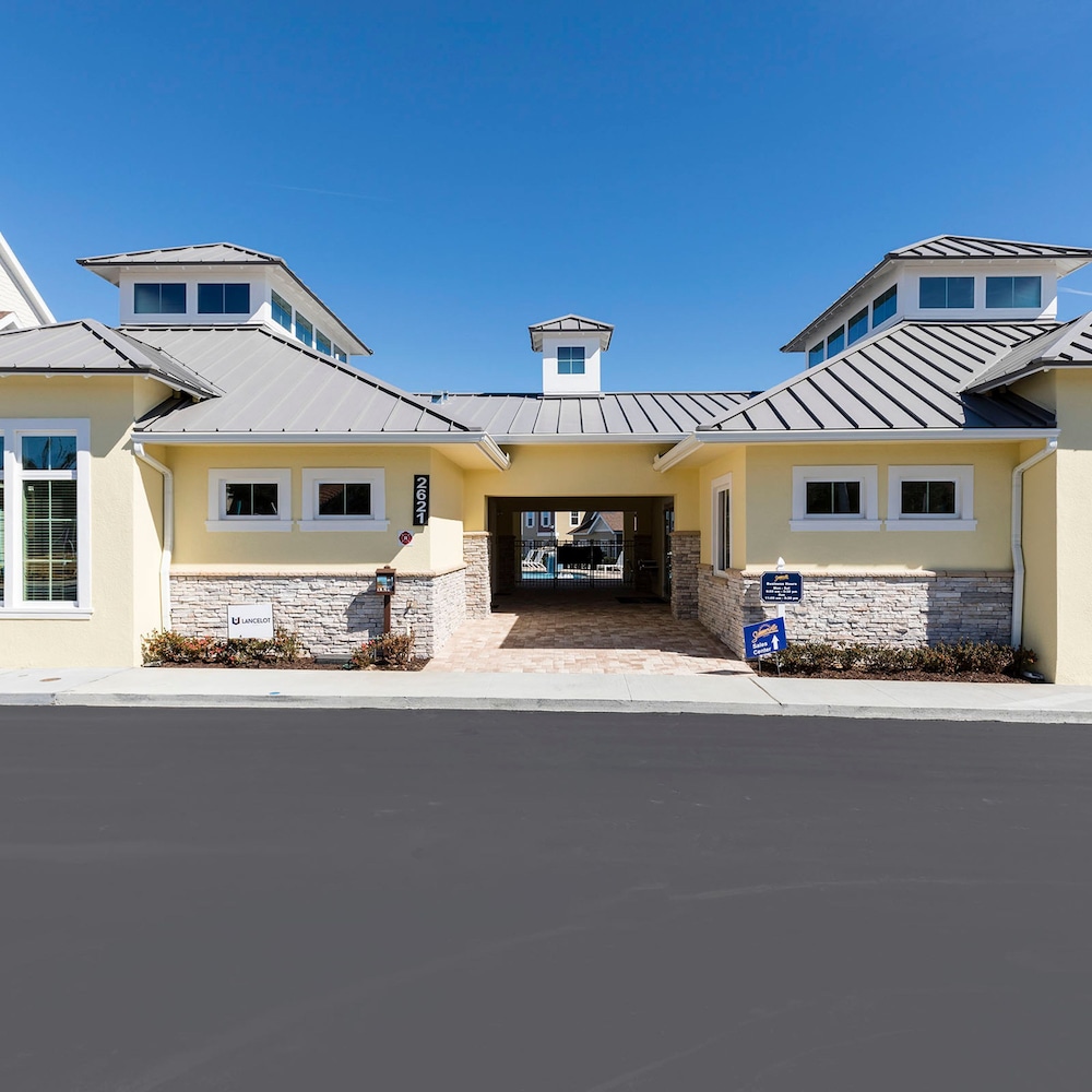 5 BR 6 BA Villa 5min Disneyworld Hot Tub BBQ