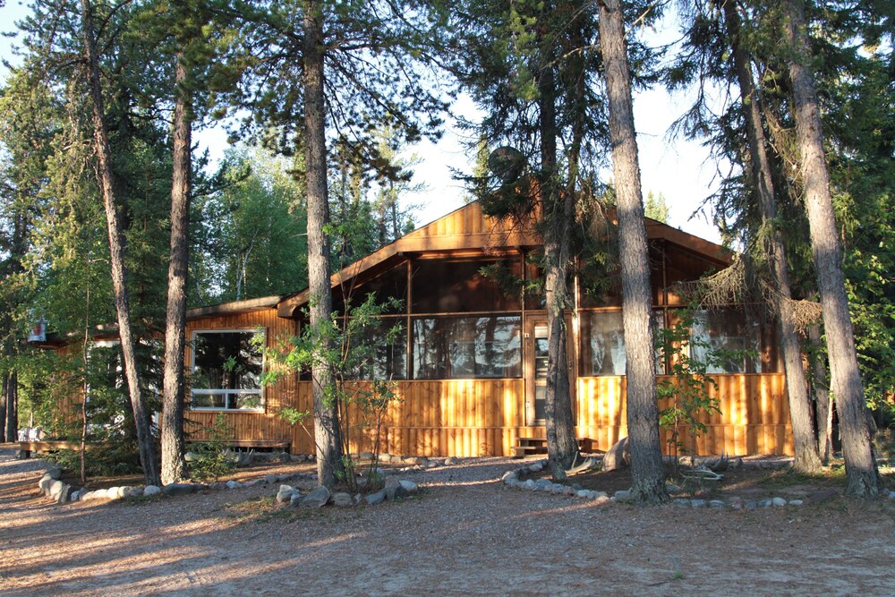Minor Bay Lodge & Outposts