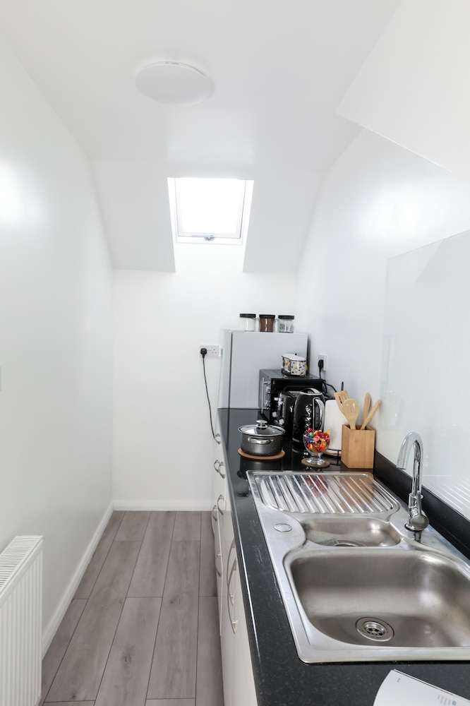 4 Guests - 2 Bedrooms - City Escape Retreat