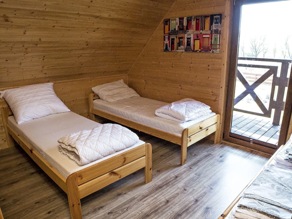 Lovely House Overlooking the Lake, Near the Sea, Ideal for 9 People view 3
