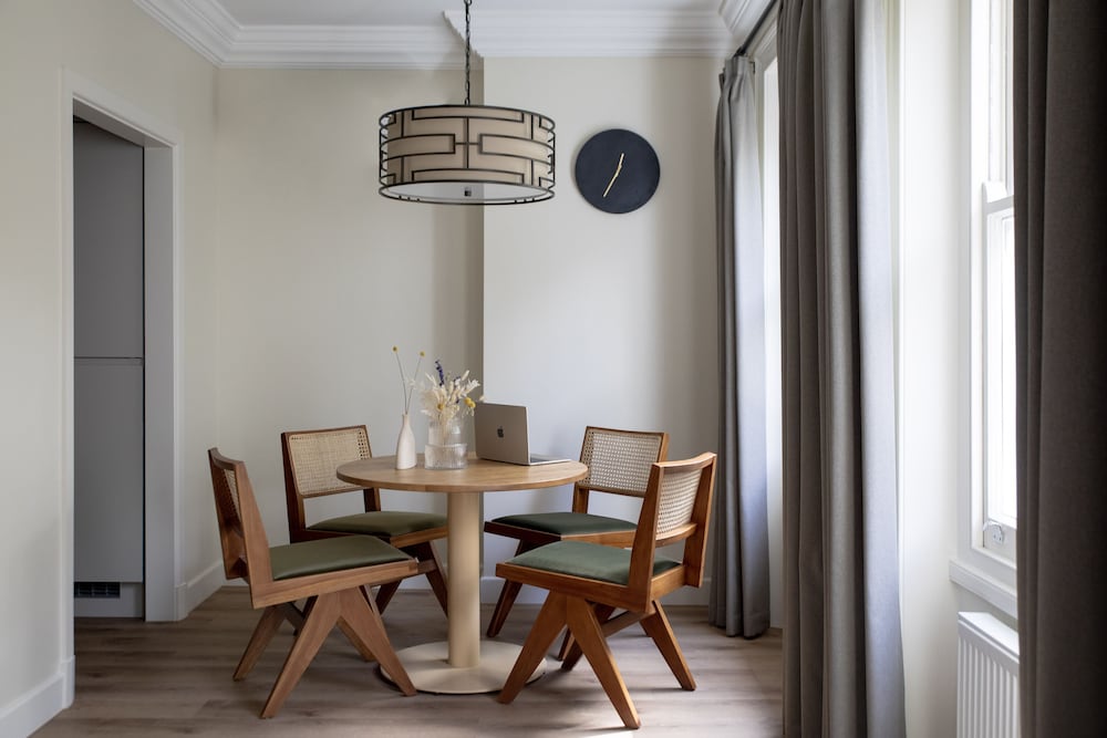 Gulaid House Knightsbridge by Bob W London