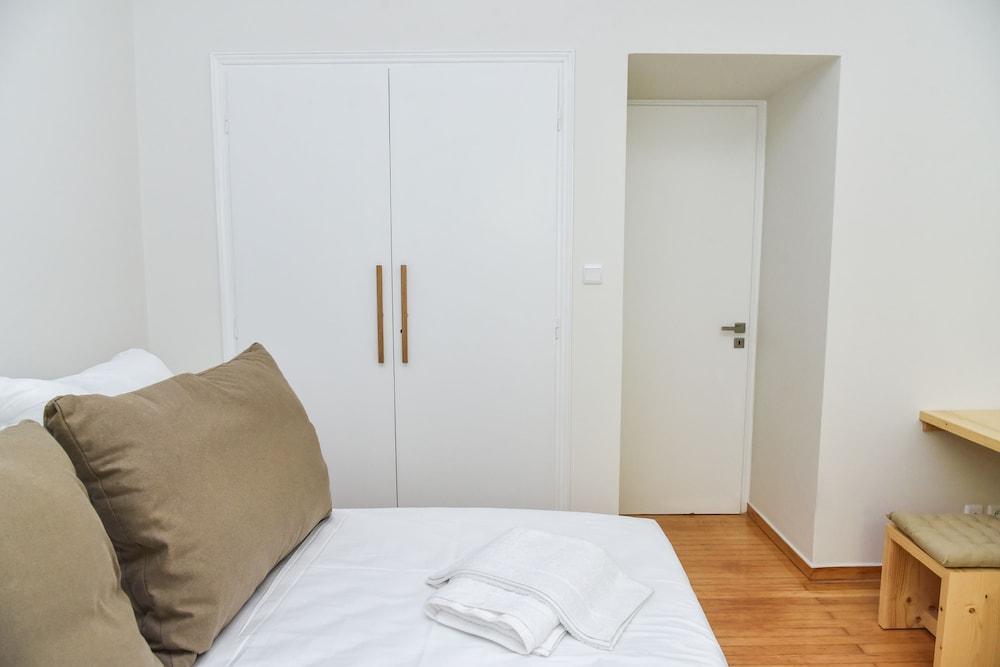 Warm Apartment at Exarchia 1 bed 2 pers