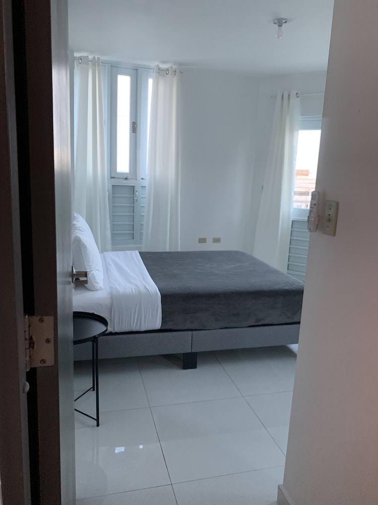 Arecibo Hotel 3202