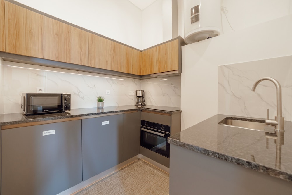 Heart OF Porto Apartment D by Vacationy