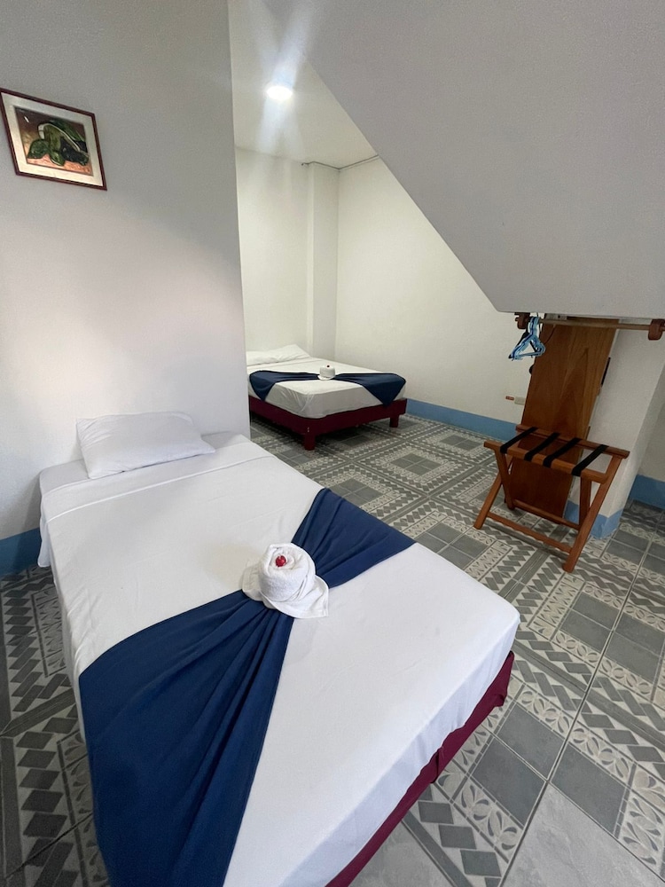 GARDNER HOSTAL