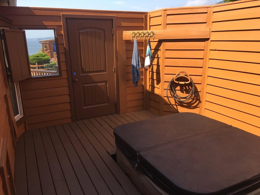 Oceanview Cabin 23 w Jacuzzi Remarkable Views