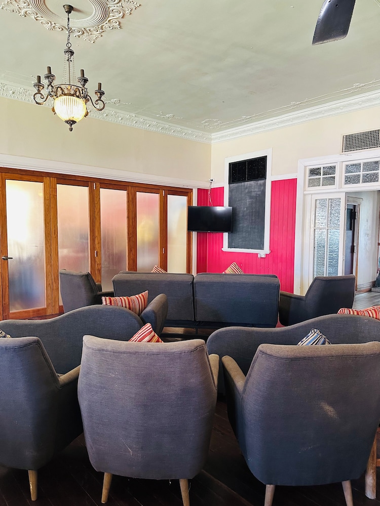 Mossman Exchange & Backpacker Resort