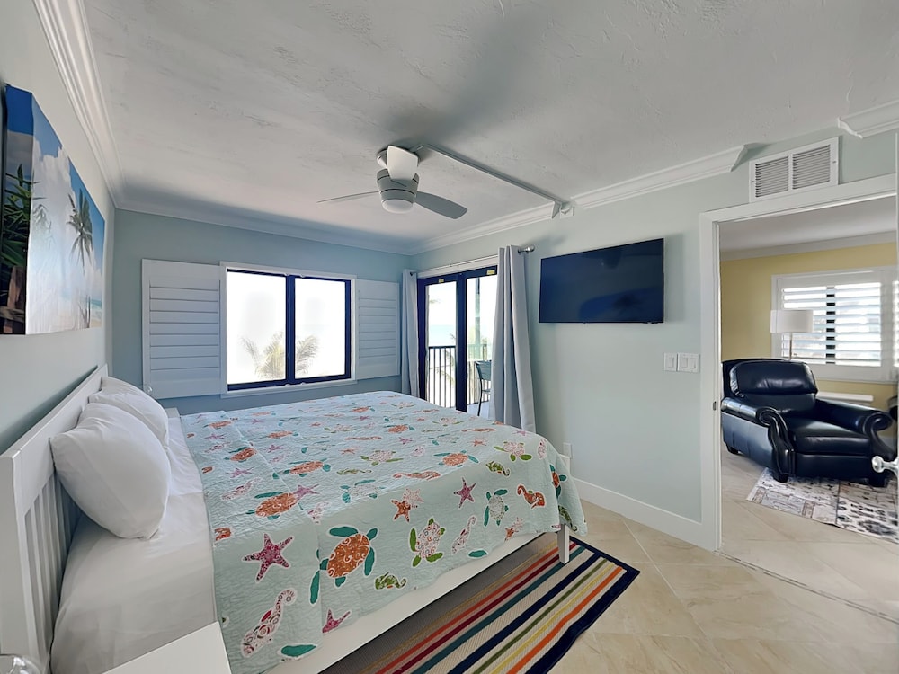 Seaside 2 by Distinctive Beach Rentals