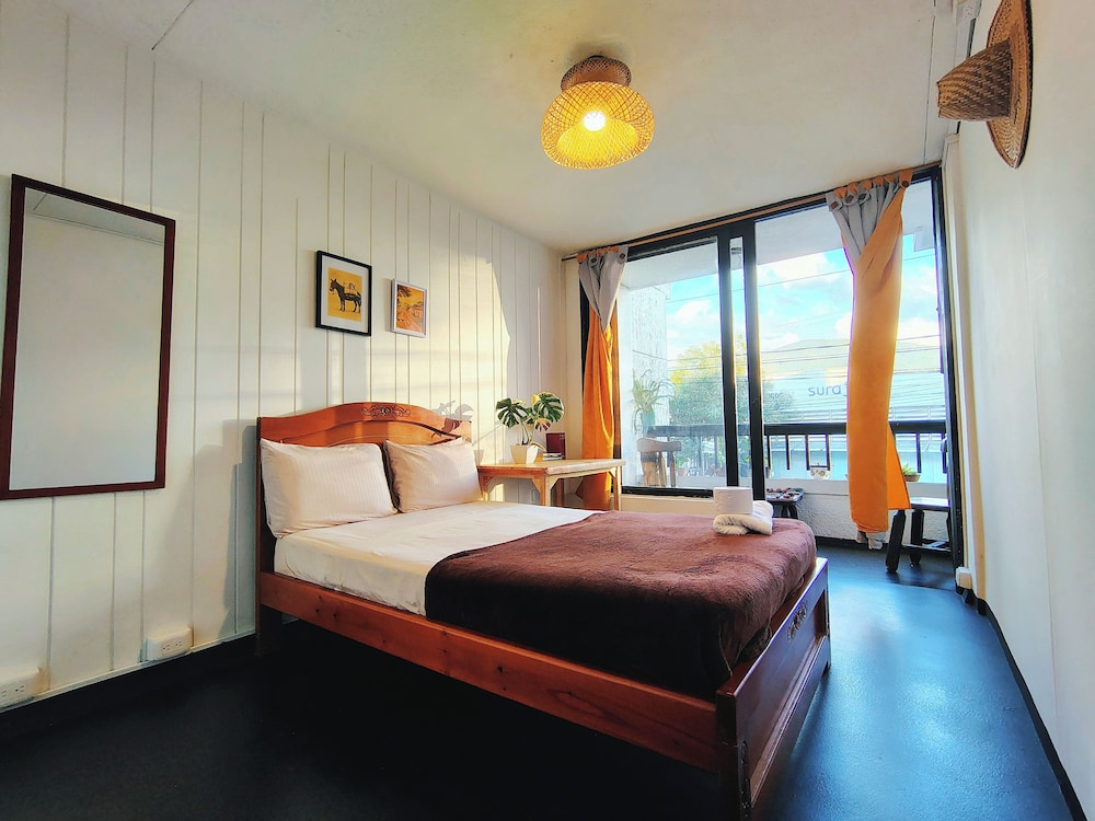 LA CHIVA HOSTEL