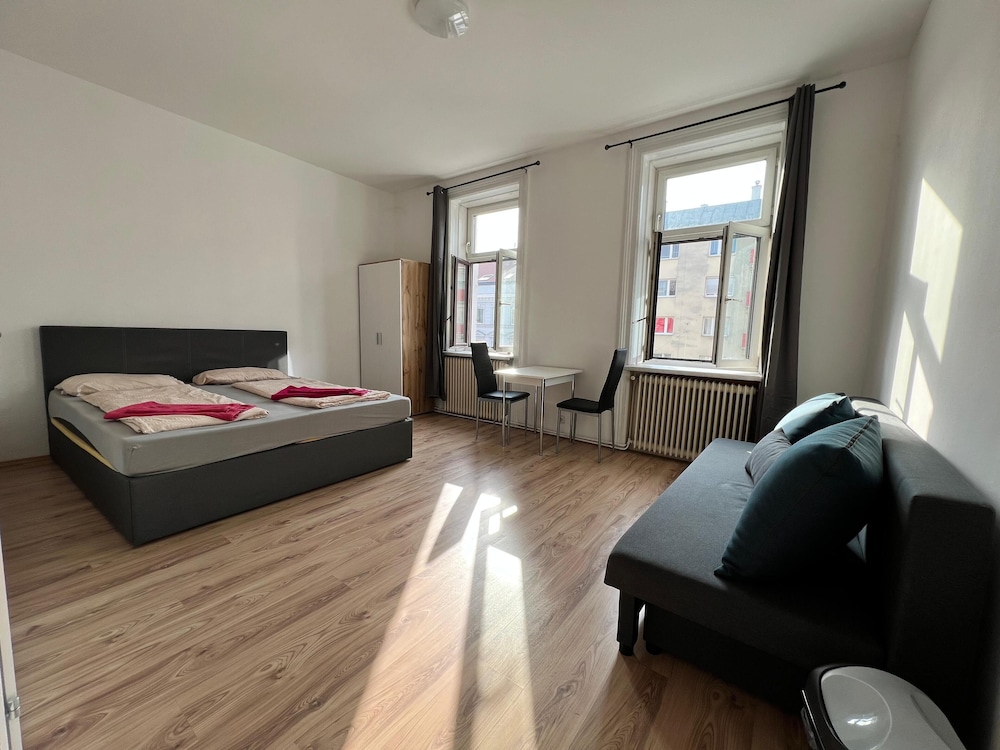Spacious 4BR Stay Vienna for Families