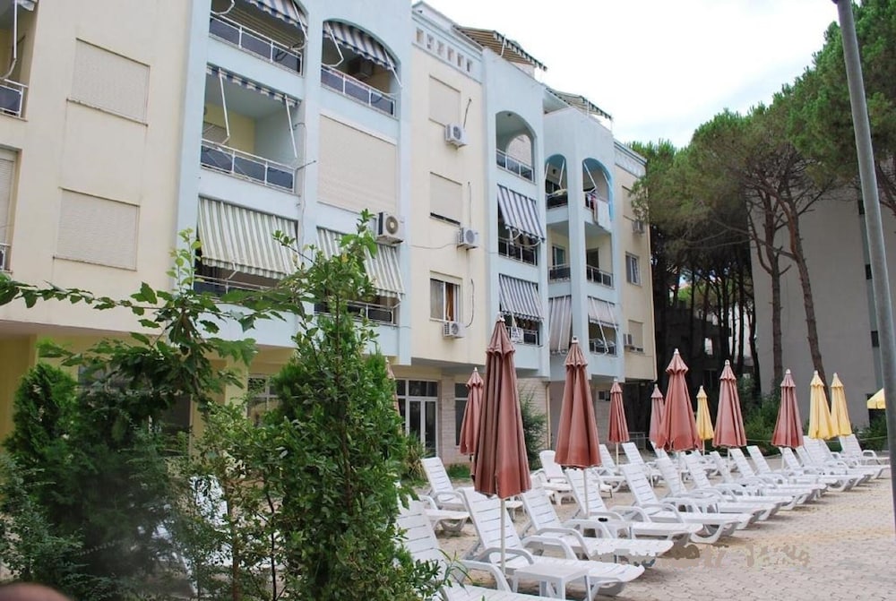Charming Accommodation With Swimming Pool