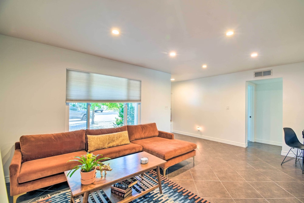 Luxe Scottsdale Retreat w/ Pool & Hot Tub! view 2