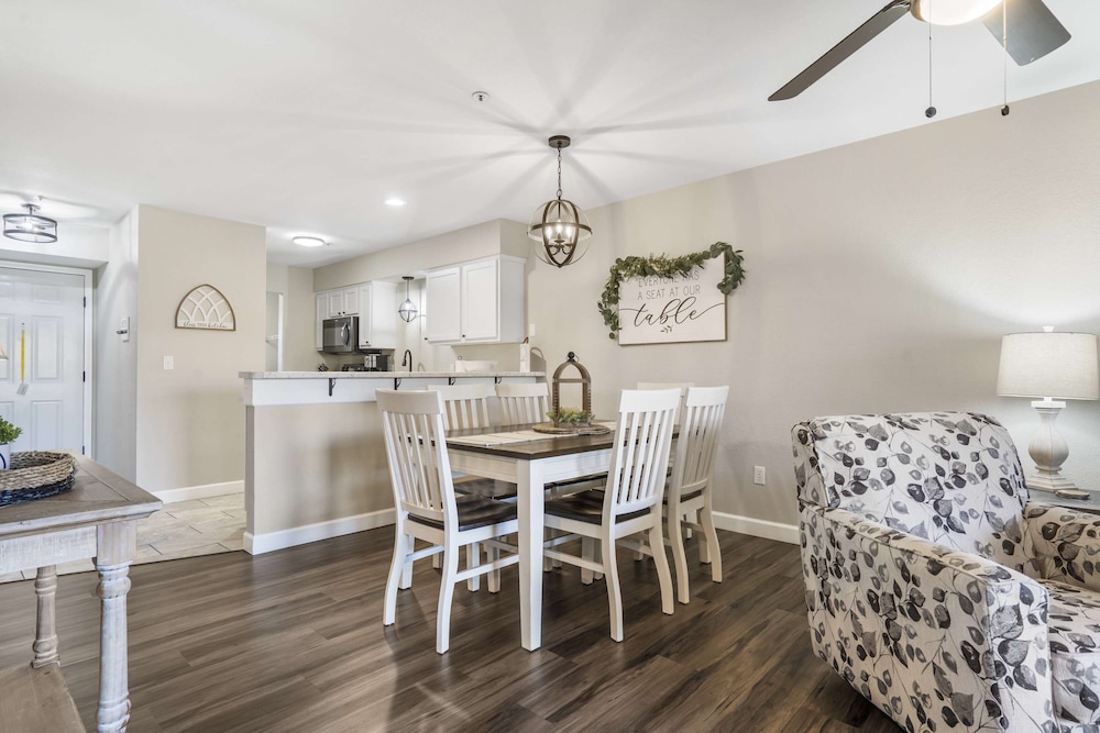 Fairway View Duo Stay for 12!