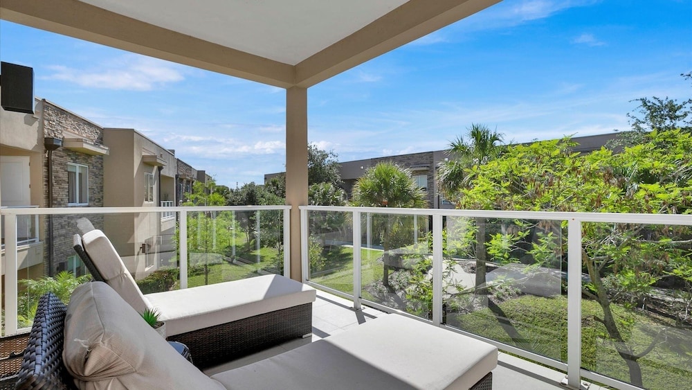 Magic Village Resort 4 Bedroom townhome with Outdoor Kitchen 4 Townhouse