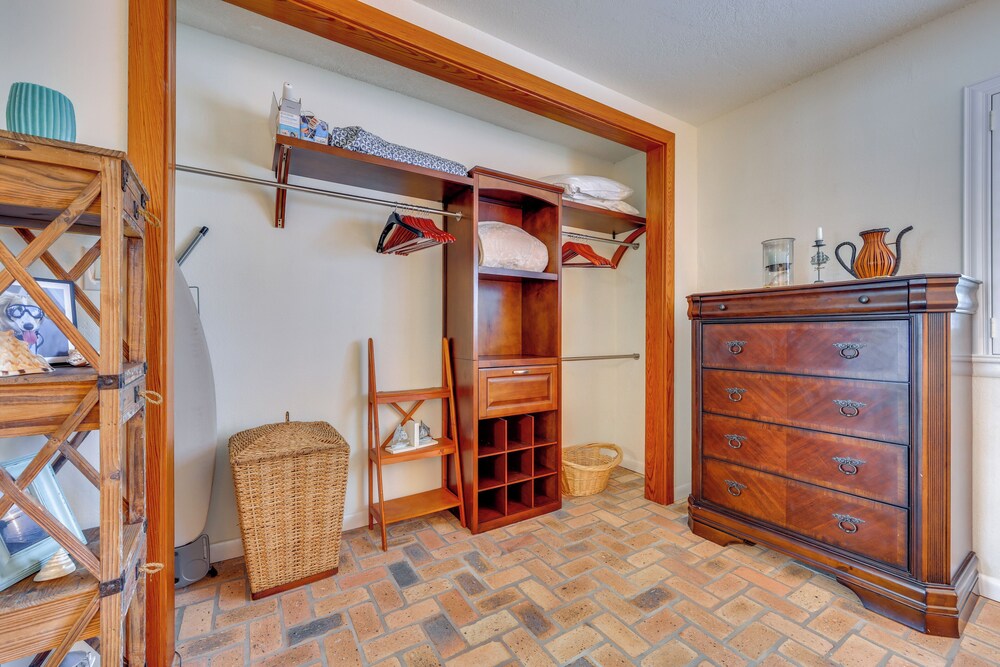 River-view Condo w/ Boat Slip in Welaka!