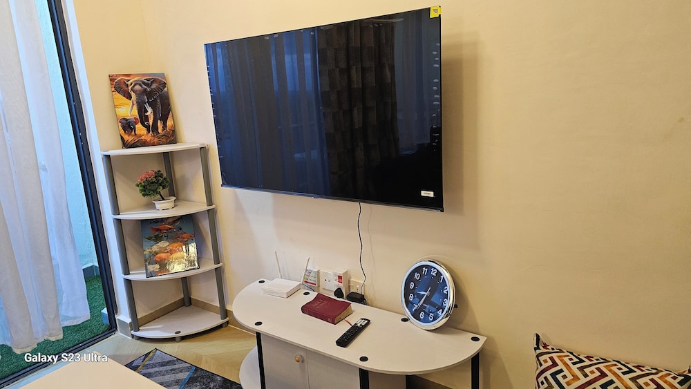 Pazoori Stays at Artesano Apartments