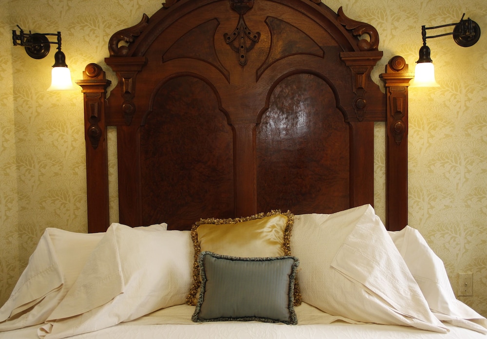 Jabberwock Inn view 5