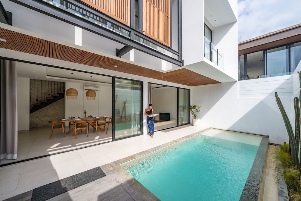 RHYS Villa Pererenan
