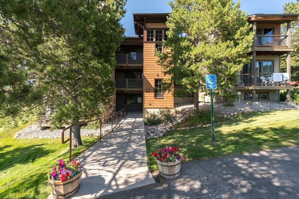 Northstar 114 1 Bedroom Condo by RedAwning view 3