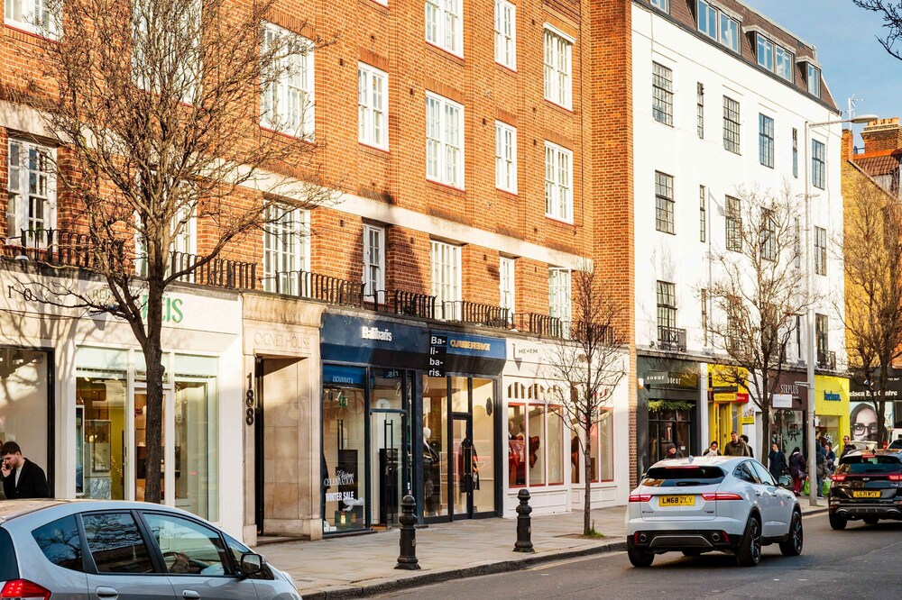 The Chelsea Flower 2 bed -by Out of Office Lifestyle