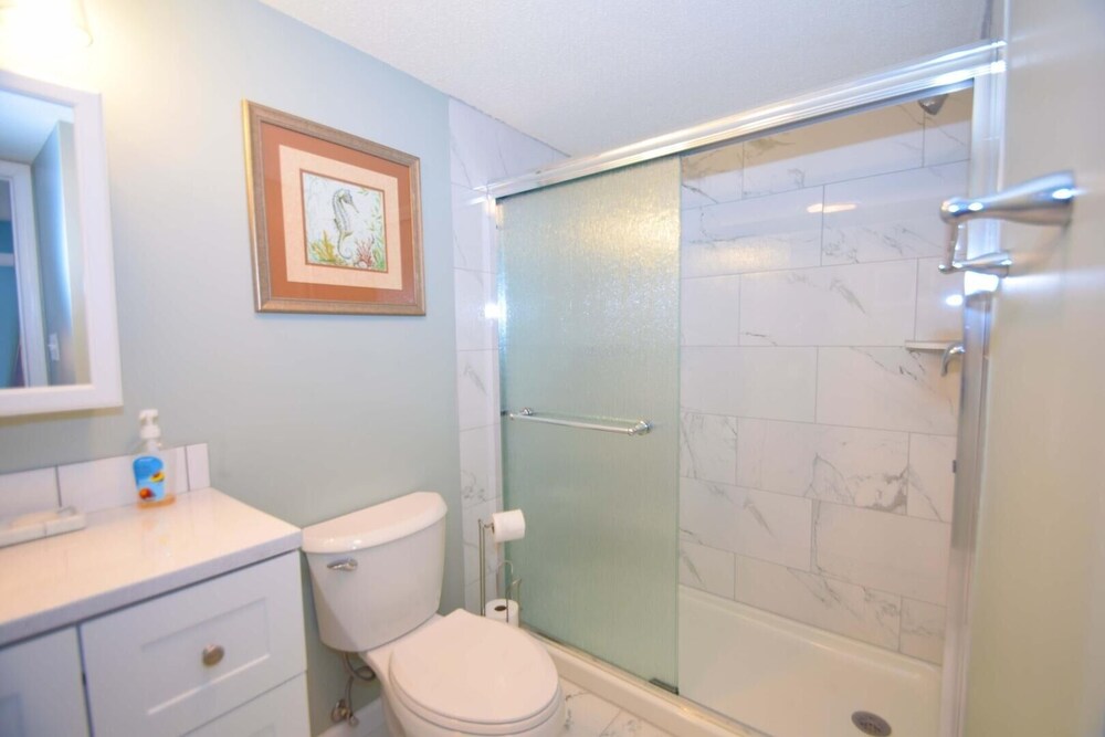 Seascape-heron Harbour 200-9 2 Bedroom Condo by RedAwning