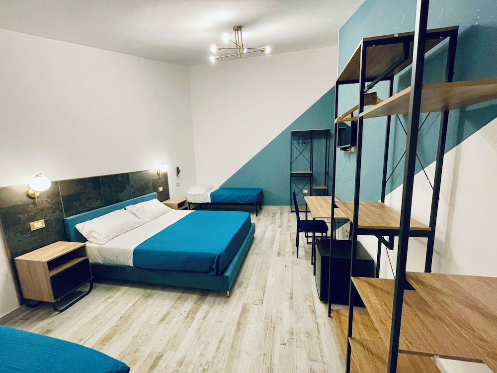 Nautilus B & B