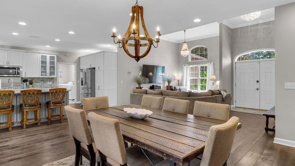 Seacrest 4BR w/ Private Heated Pool + Beach Access & Dolphin Cruise Ticket!
