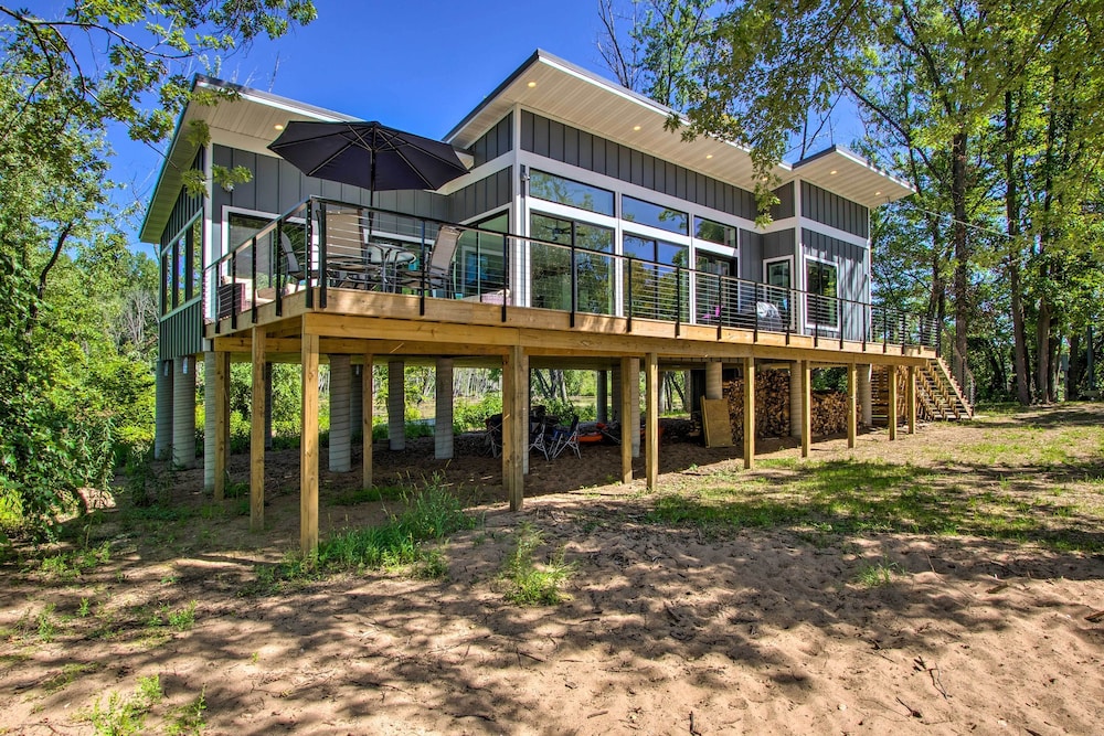 Modern Beachfront Oasis in Stockholm w/ Dock! view 4