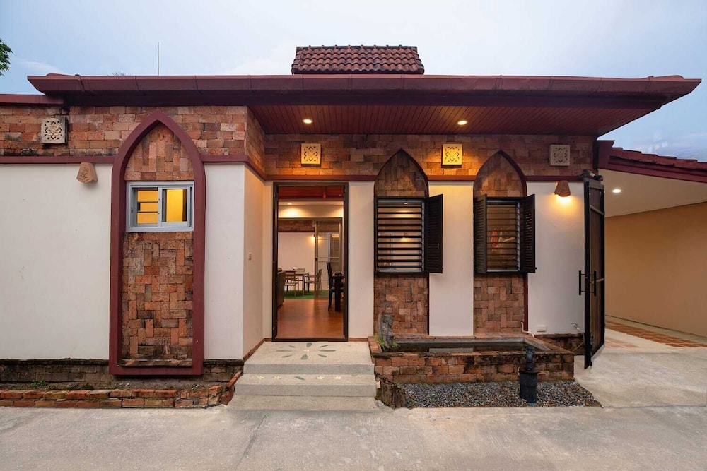 Balinese 3BR Pool Villa Freya in Rawai