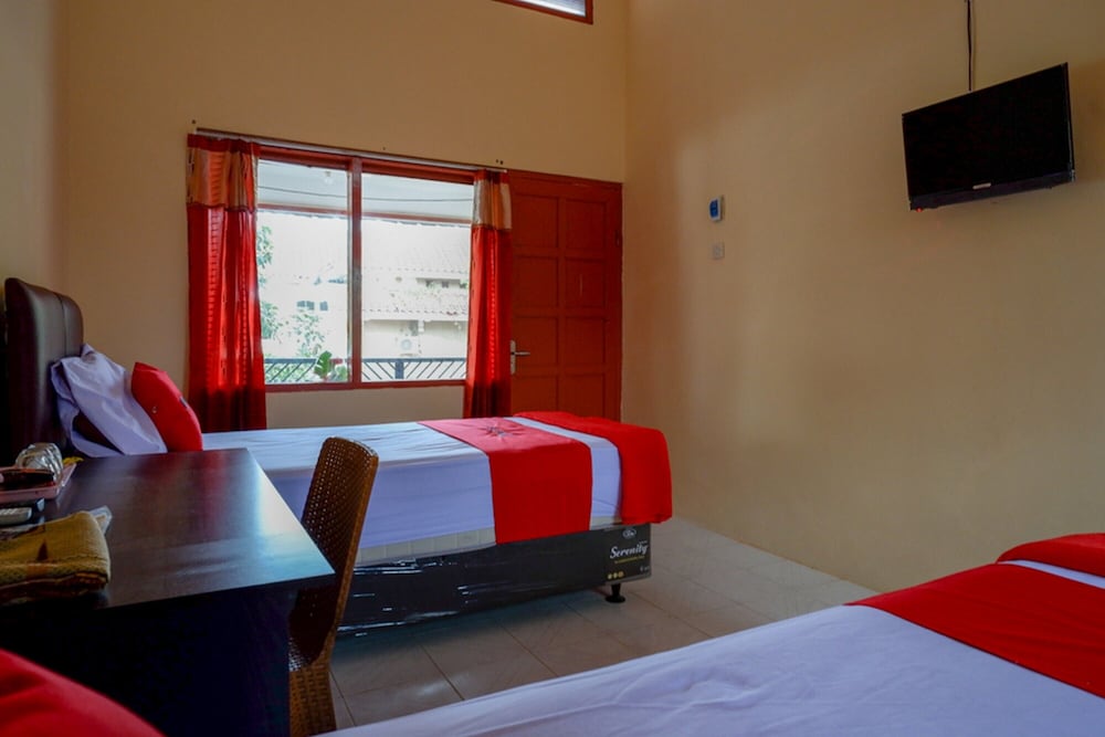 RedDoorz Syariah near Alun Alun Purwokerto view 4