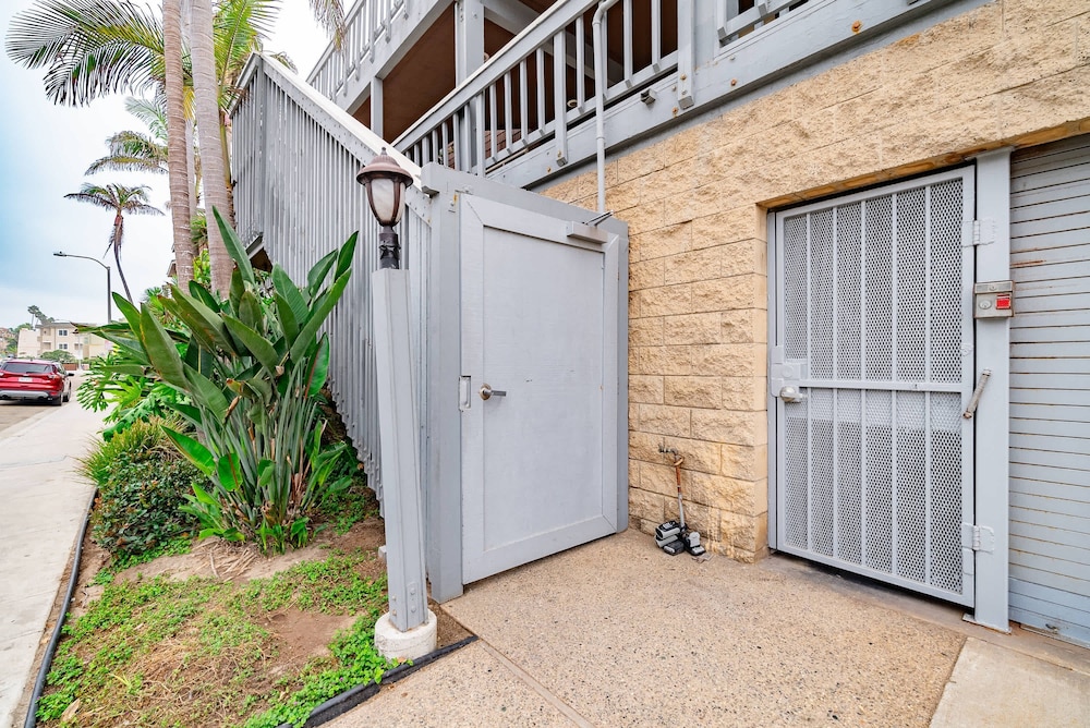 Luxury Oceanfront Condo With Private Beach Access