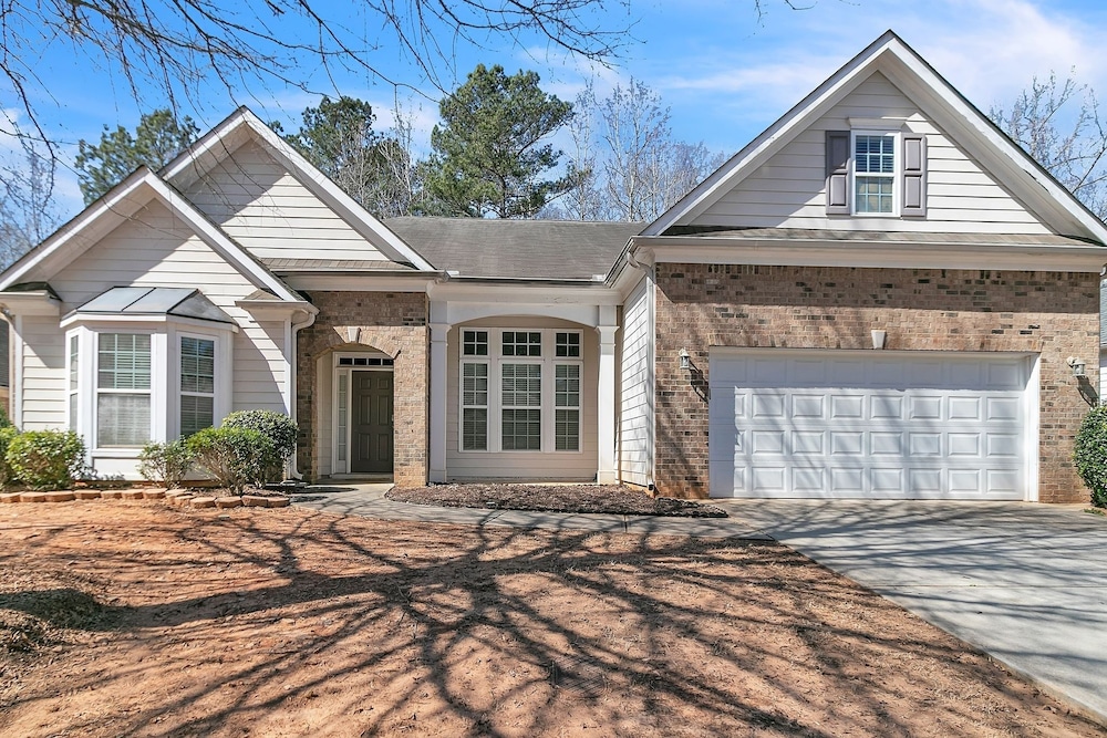 Spacious Family Retreat in Atlanta - Sleeps 10