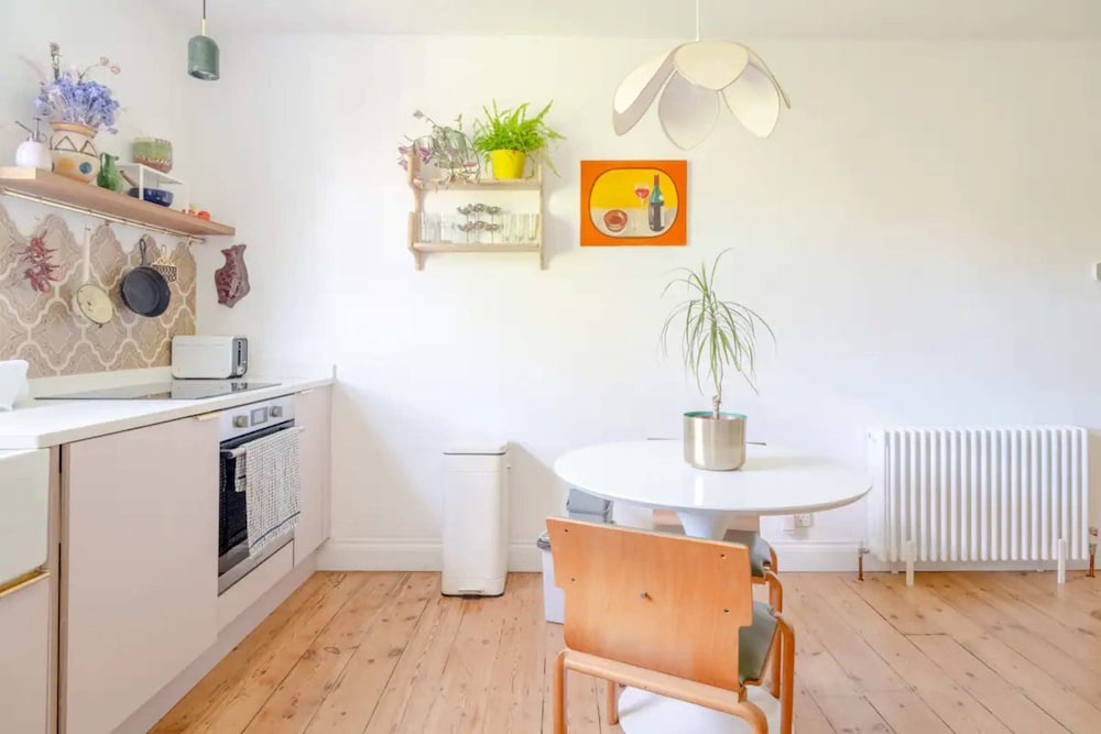 Unique Vintage-style 3BD Flat - Dalston
