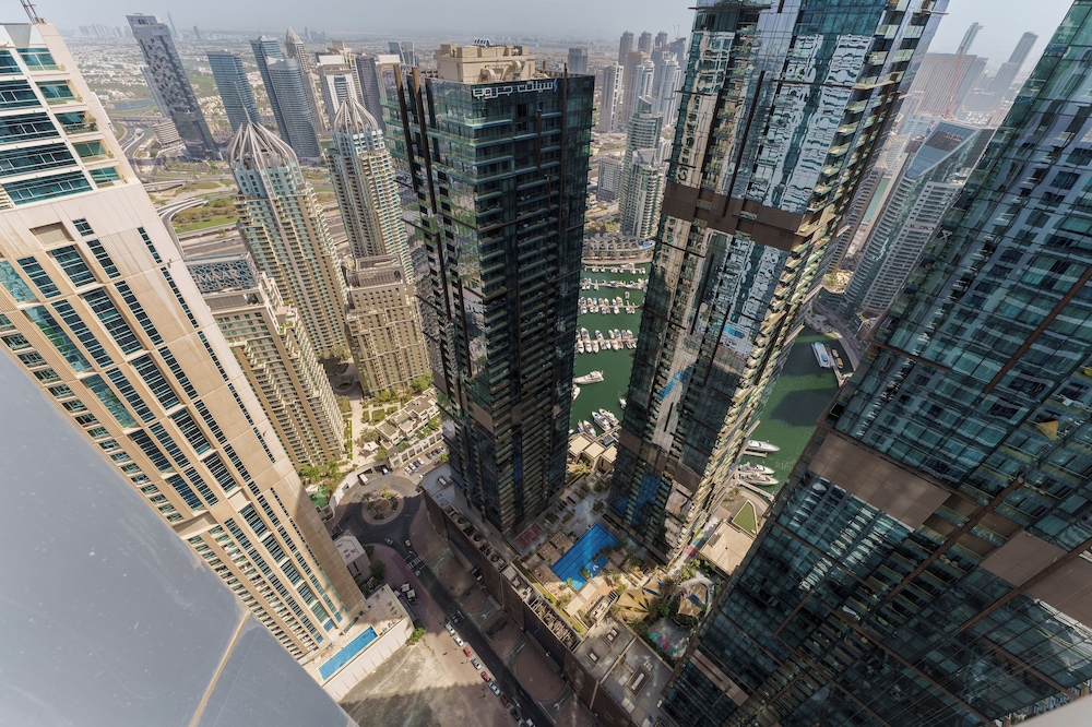 Marco Polo - Stylish & Spacious 2 BR with Marina + City Views