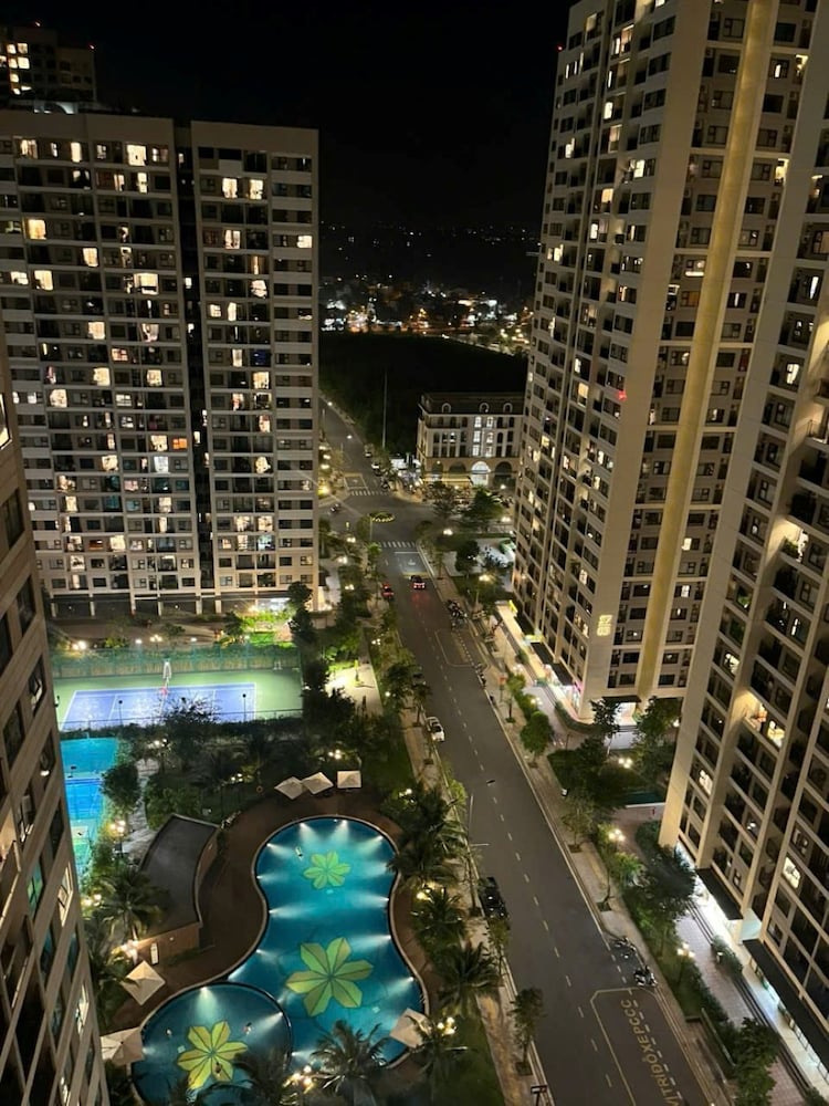 The Aquamarine Landmark Suites - Poolside Access at L4B